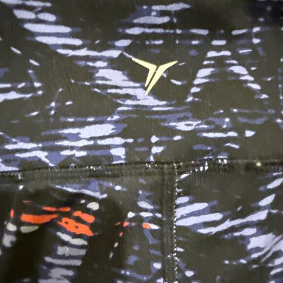 Old Navy Active Go Dry Abstract Print Compression Leggings (15% Spandex) LARGE - Picture 9 of 11